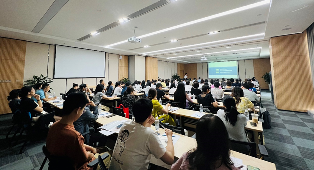 龙8头号玩家集团四川公司举办主题沙龙，探讨劳动纠纷处理及纳税信用管理