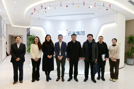 山东省淄博市人社局领导一行莅临龙8头号玩家集团考察访问