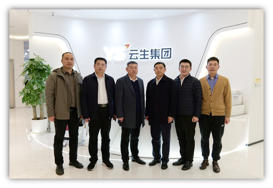河北省邯郸市大名县人社局局长王章臣一行莅临龙8头号玩家集团调研走访