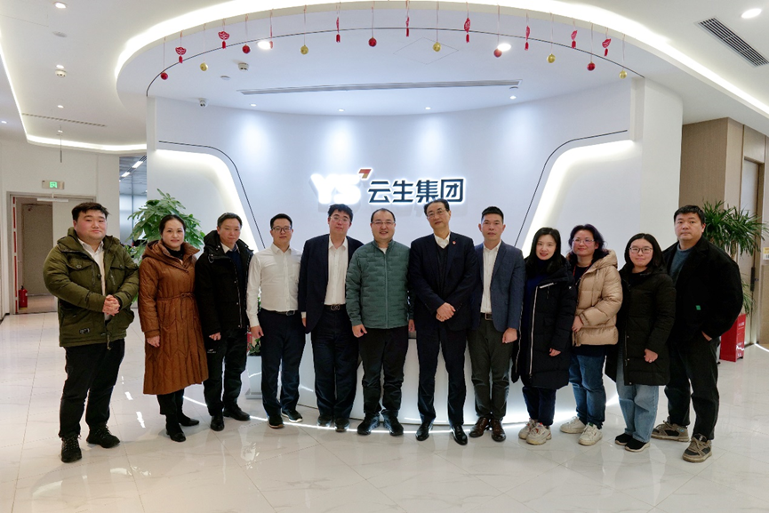 上海人才服务行业协会秘书长朱庆阳一行莅临龙8头号玩家集团走访交流