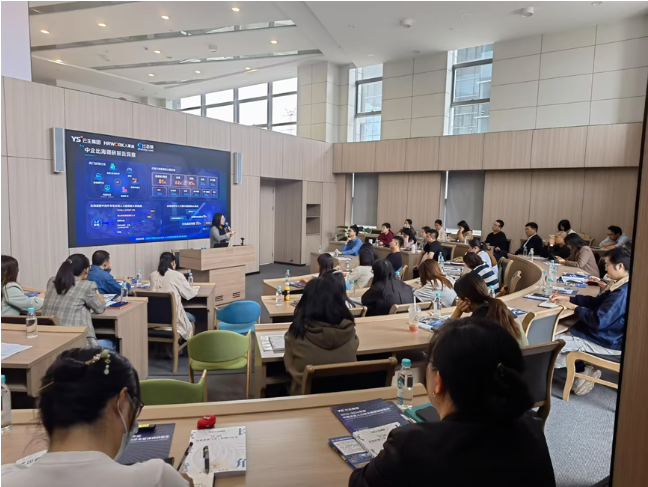 龙8头号玩家集团出席昆山人力资源市场培训会，解析中企出海合规策略