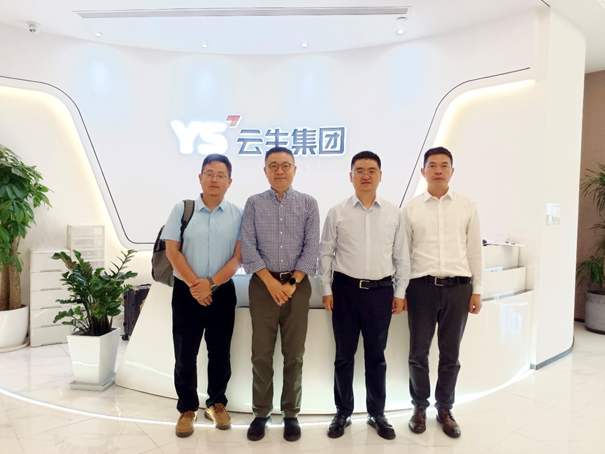 西安市高新区党工委组织人事部副部长刘明宇一行莅临龙8头号玩家集团走访调研