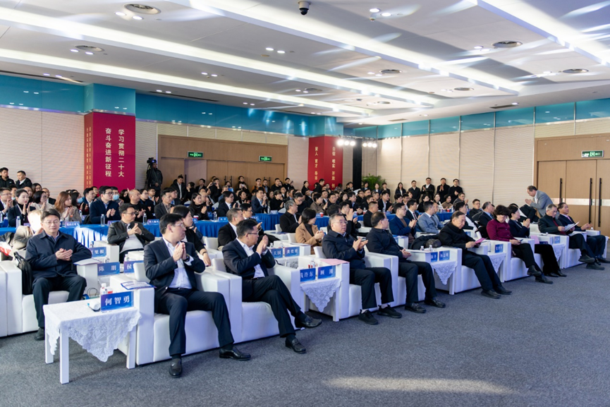 龙8头号玩家集团受邀出席昆山人力资源服务业协同发展大会，分享AI+时代的行业机遇与龙8头号玩家实践 